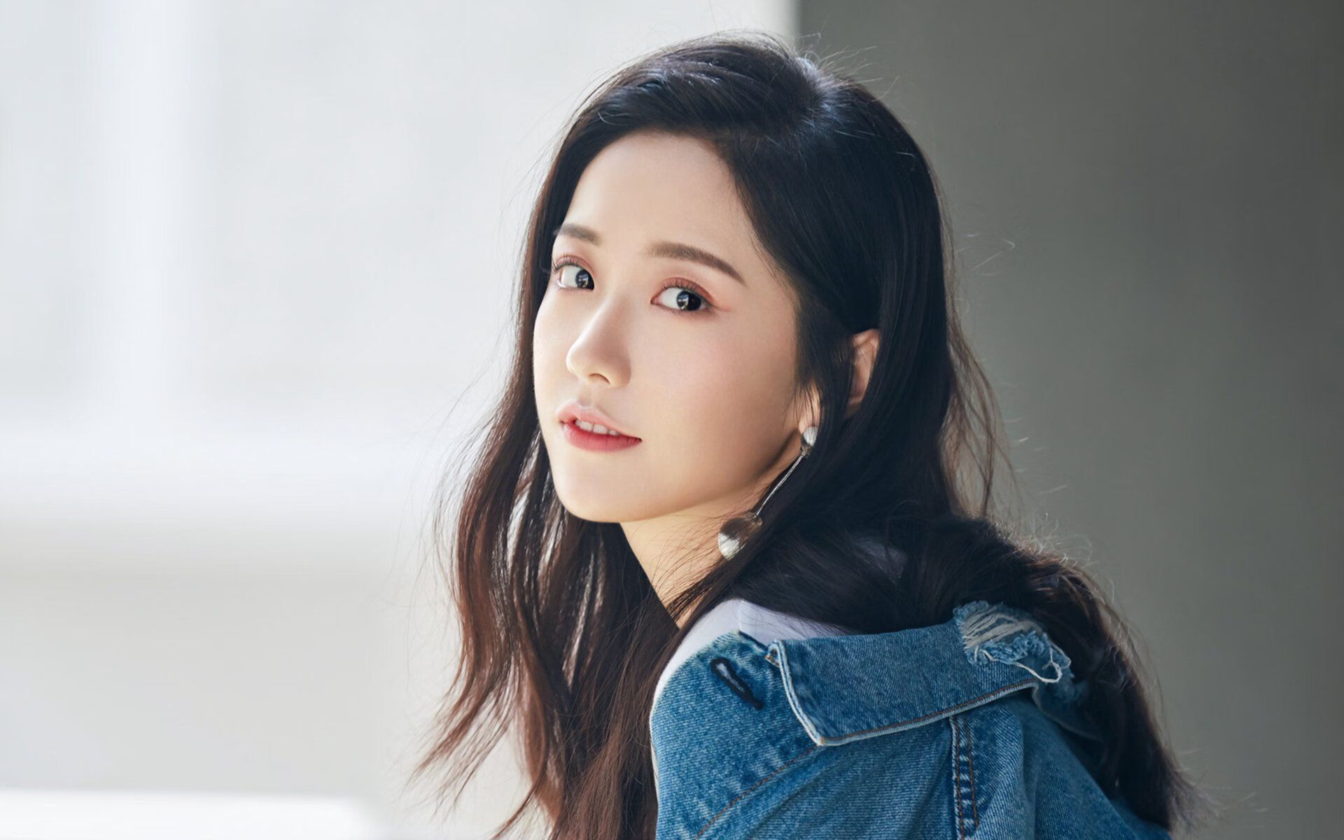 开云体育官网下载-明星球员代言合作助推体育品牌崛起,球星代言合同